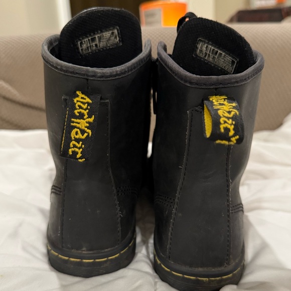 Dr. Martens Shoreditch Boots - Picture 8 of 9